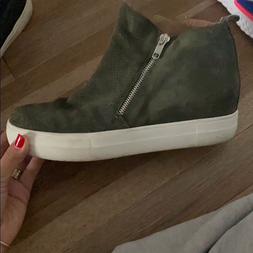 Steve Madden sneakers